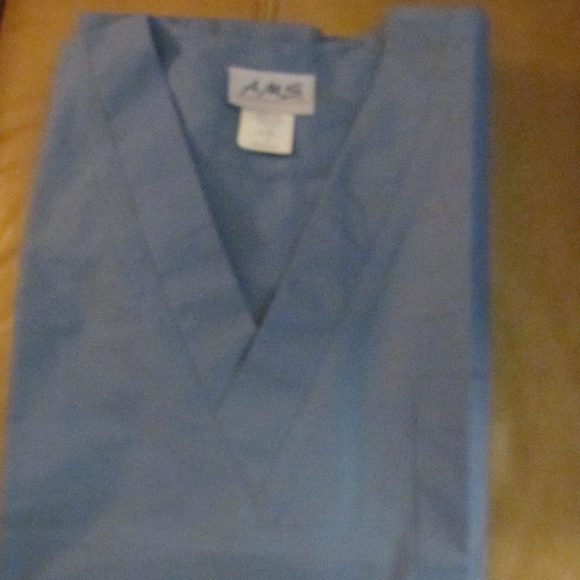 5 Blue AMS Scrub Tops Sz SMALL V-neck Chest Pocket - Picture 3 of 4